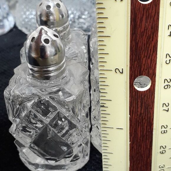 Vintage Lot 24 Salt & Pepper shakers Plus 2 extra - Picture 9 of 13